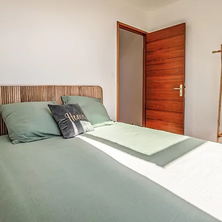 Holiday home Les Reflets Bleus By Interhome Kerlouan