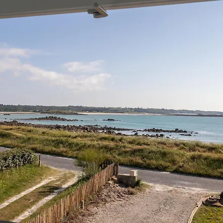 Holiday home Les Reflets Bleus By Interhome Kerlouan